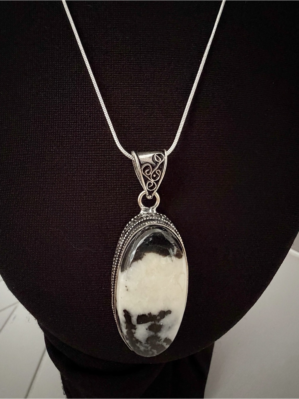 925 Sterling Silver White buffalo
Turquoise Necklace Gemstone
Womens Jewelry